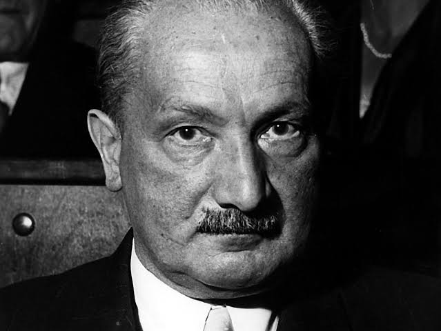 Martin Heidegger and the Foundations of Modern Thought: A Review
